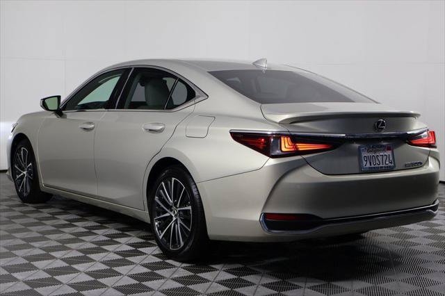 Certified 2025 Lexus ES 300h w/ Premium Package FWD image 6