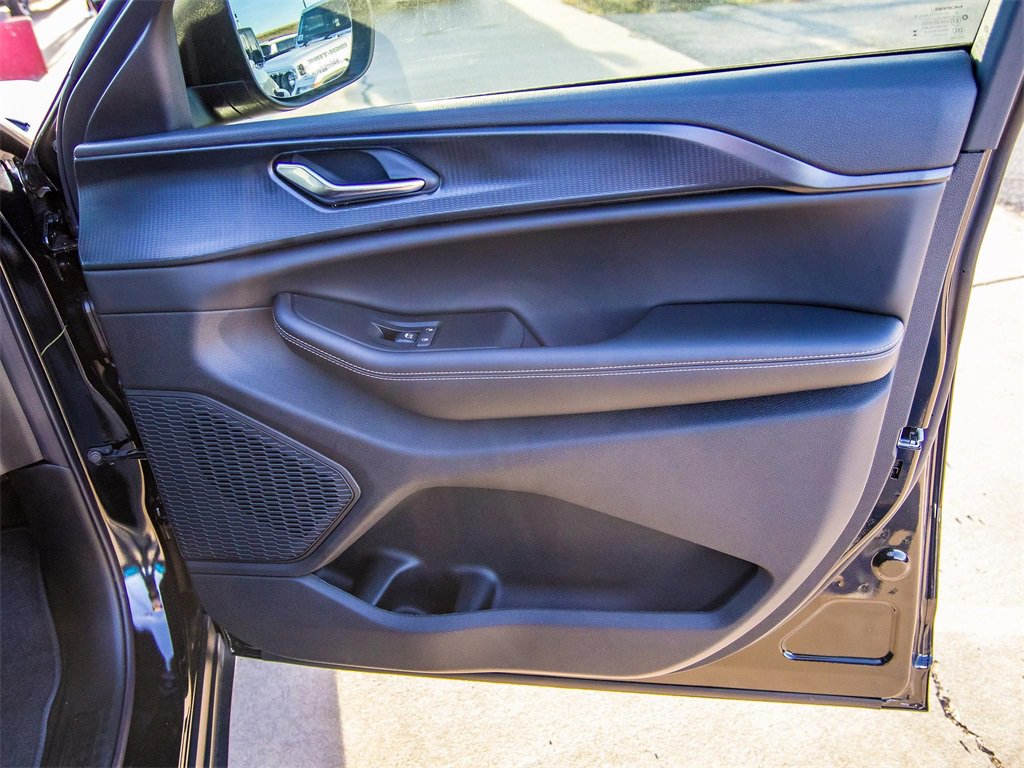 New 2025 Jeep Grand Cherokee Laredo X image 17