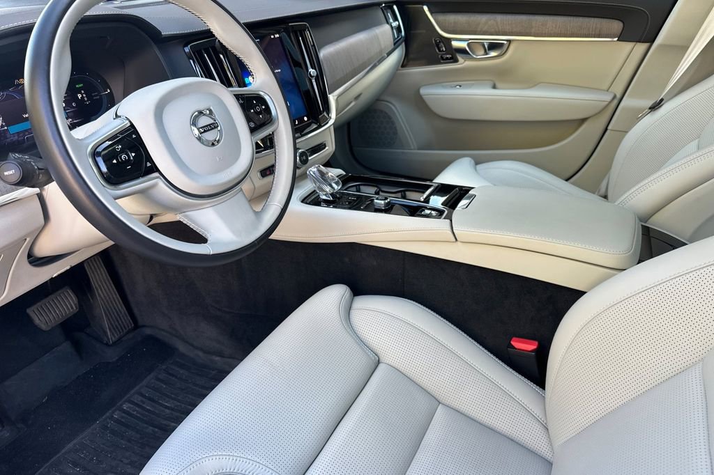 Used 2024 Volvo S90 T8 Ultimate image 10