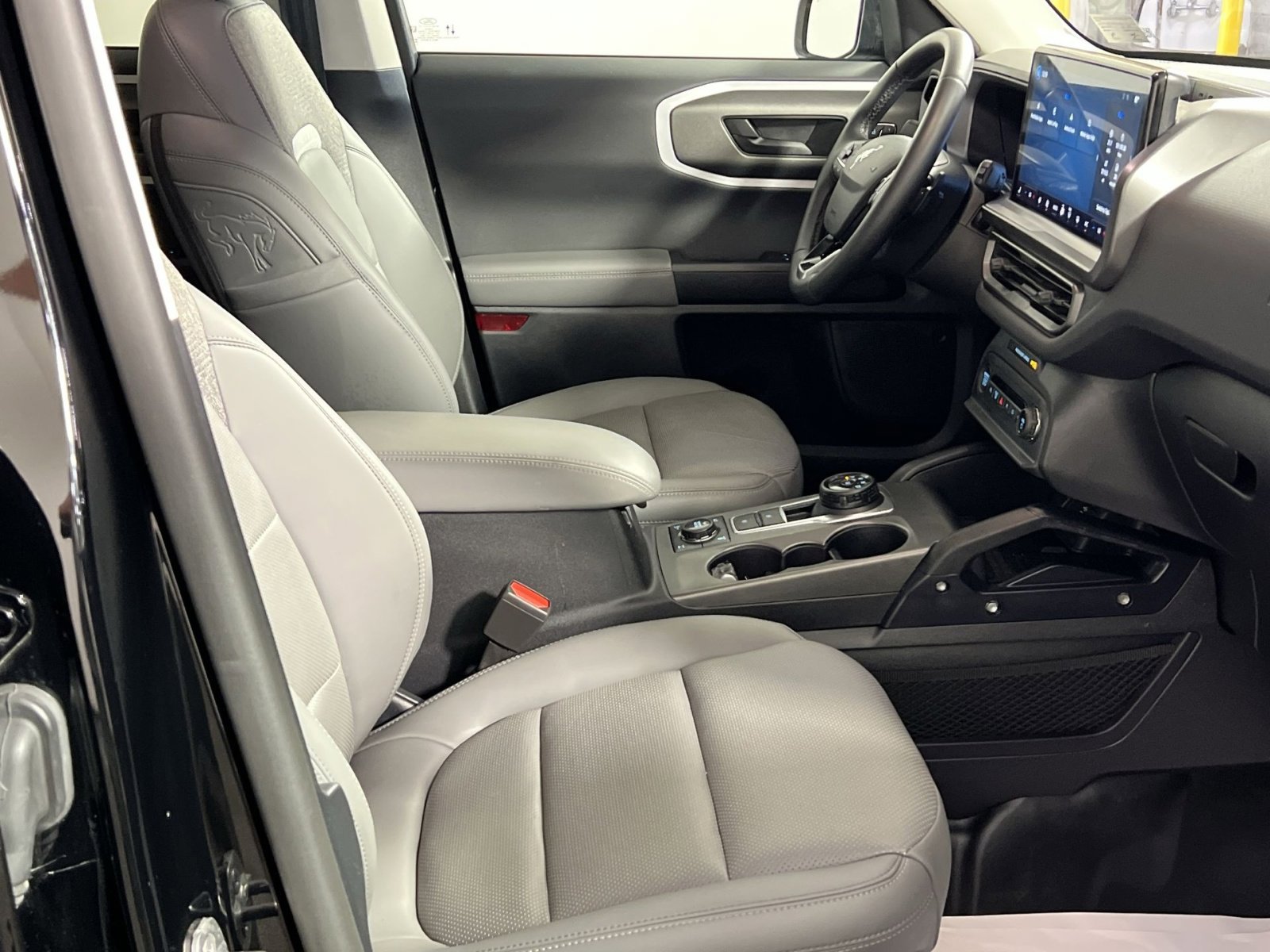 Used 2025 Ford Bronco Sport Badlands image 28