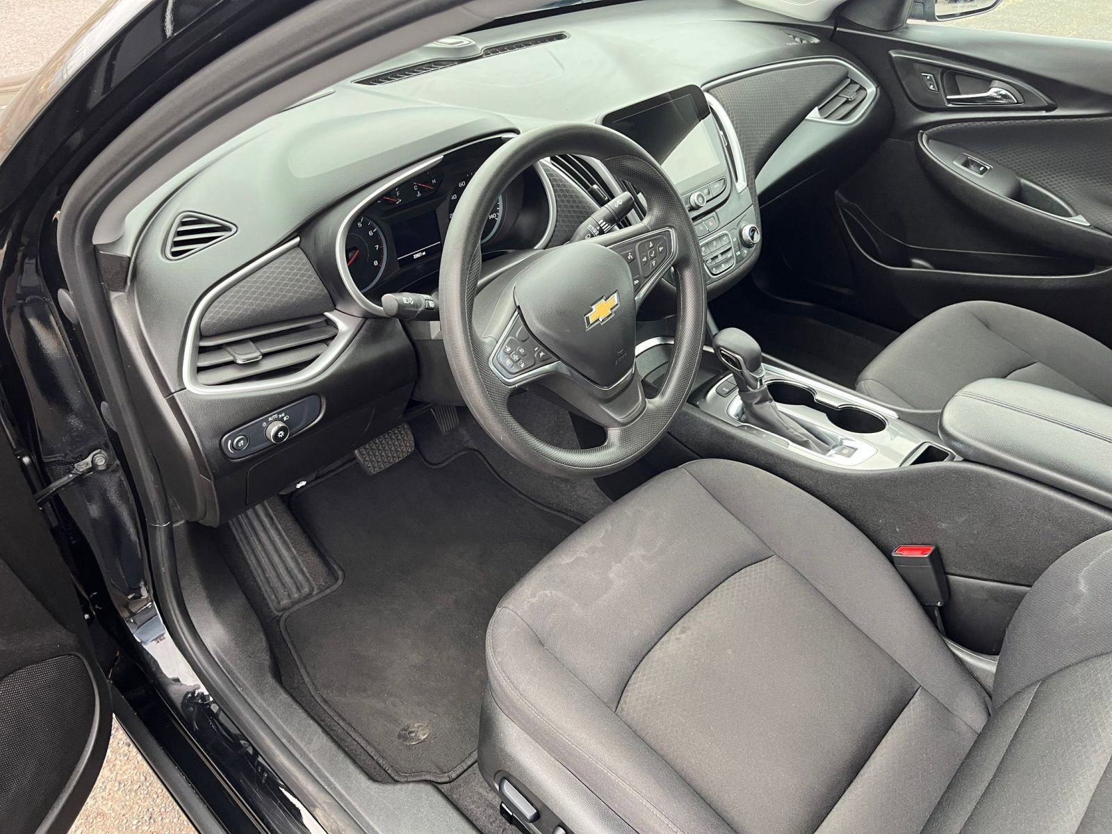 Used 2024 Chevrolet Malibu LT image 35