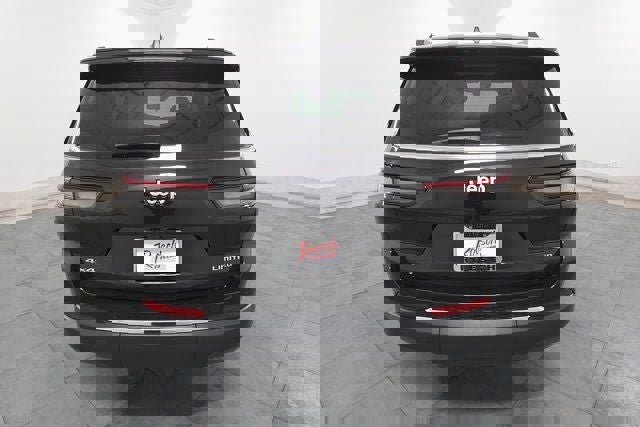 New 2025 Jeep Grand Cherokee L Limited image 4