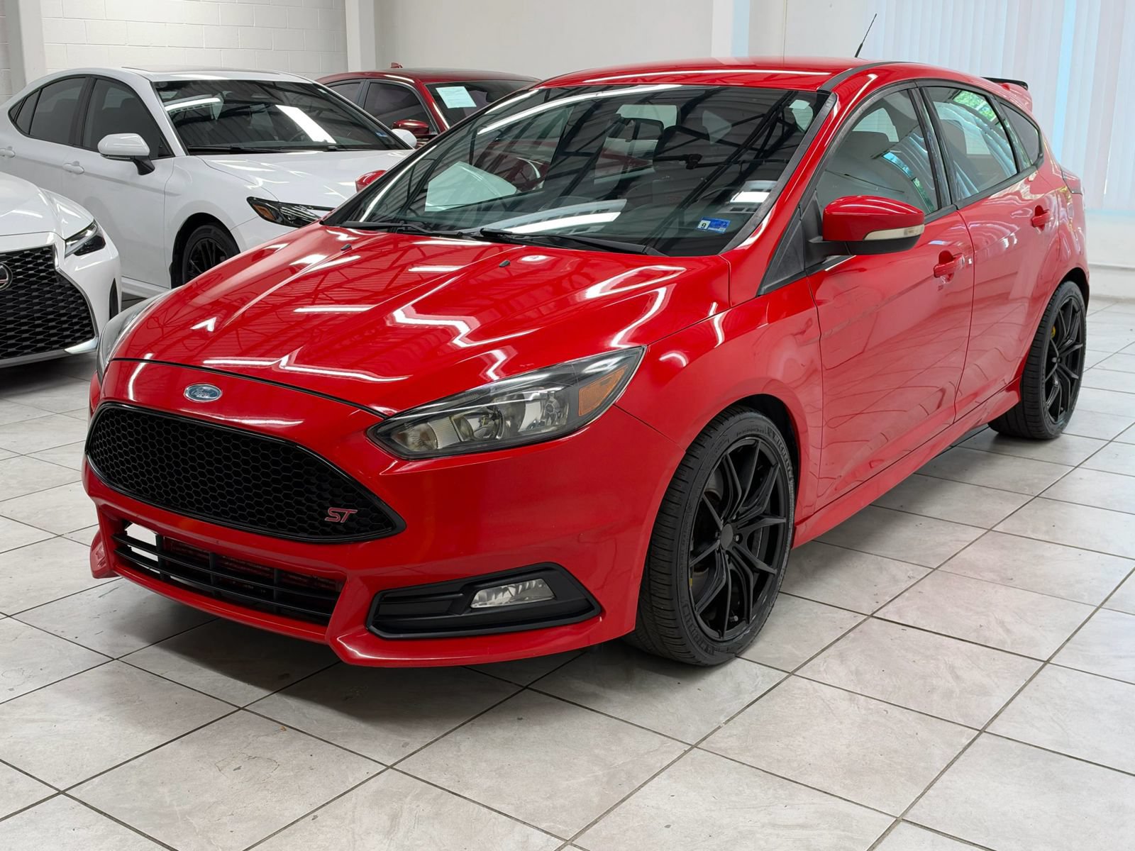 Used 2017 Ford Focus ST FWD image 3