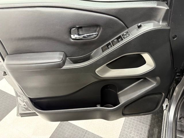 Used 2023 Nissan Frontier SV image 13