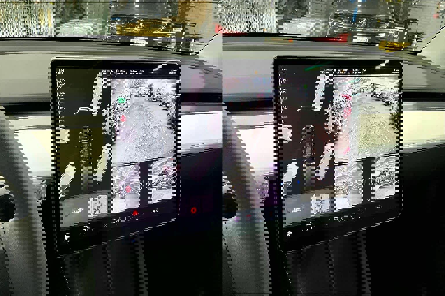 Used 2022 Tesla Model Y Long Range AWD/4WD image 25