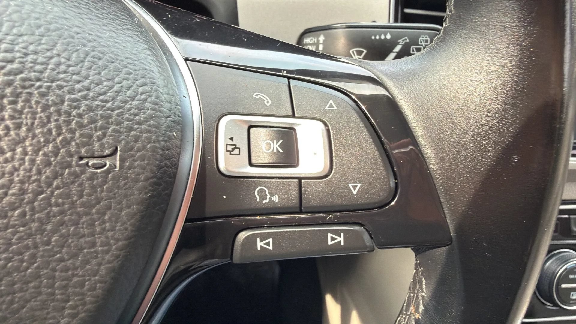 Used 2018 Volkswagen Atlas SEL Premium AWD/4WD image 11