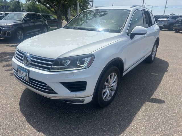 Used 2016 Volkswagen Touareg Sport AWD/4WD image 7