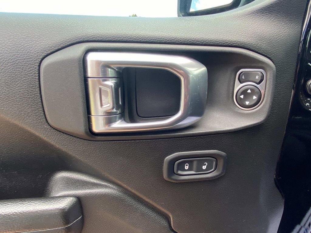 Used 2023 Jeep Gladiator Sport image 17