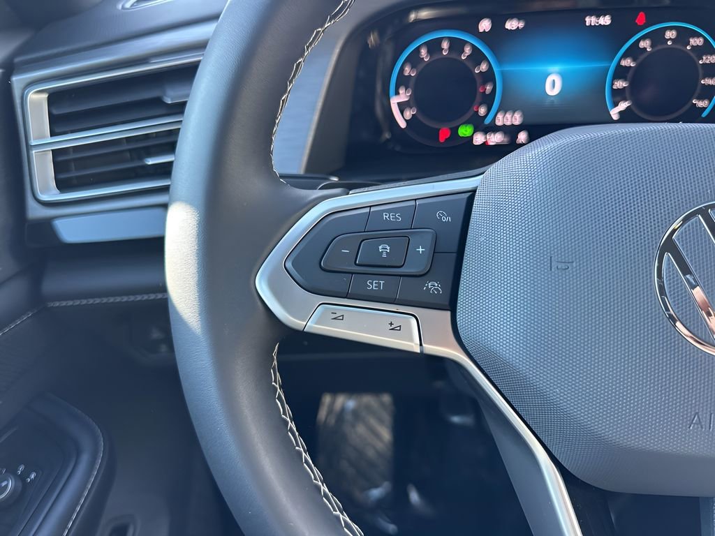 Used 2025 Volkswagen Atlas Cross Sport SE image 14