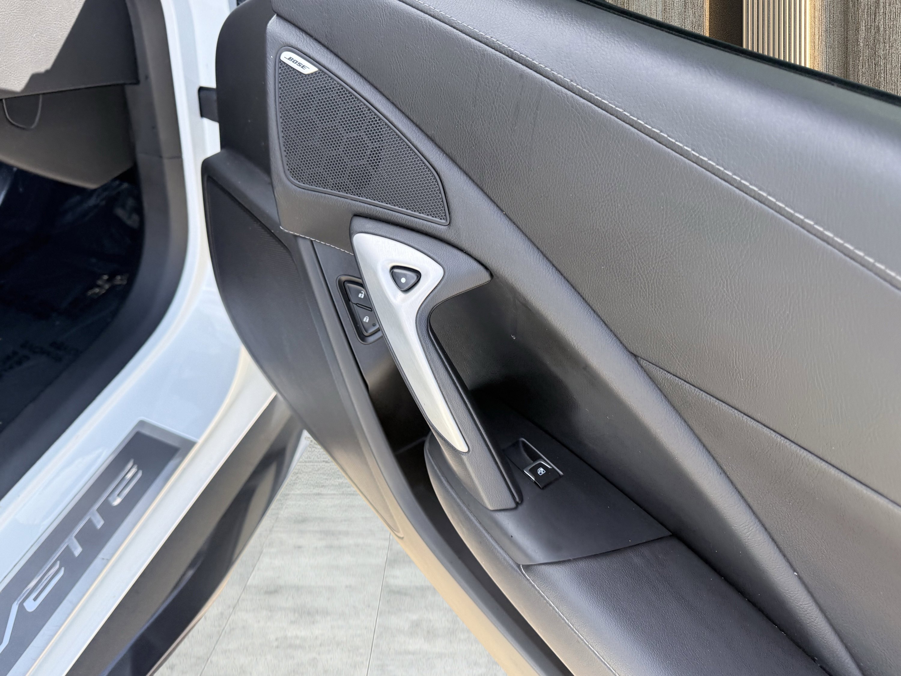 Used 2017 Chevrolet Corvette Z51 1LT w/ Carbon Flash Badge Package image 32