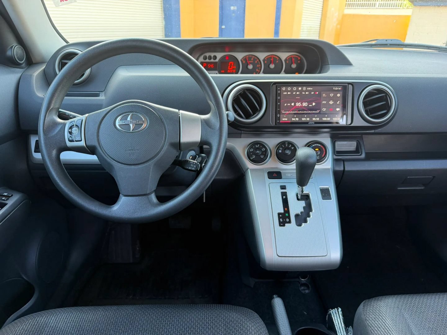 Used 2010 Scion xB FWD image 19