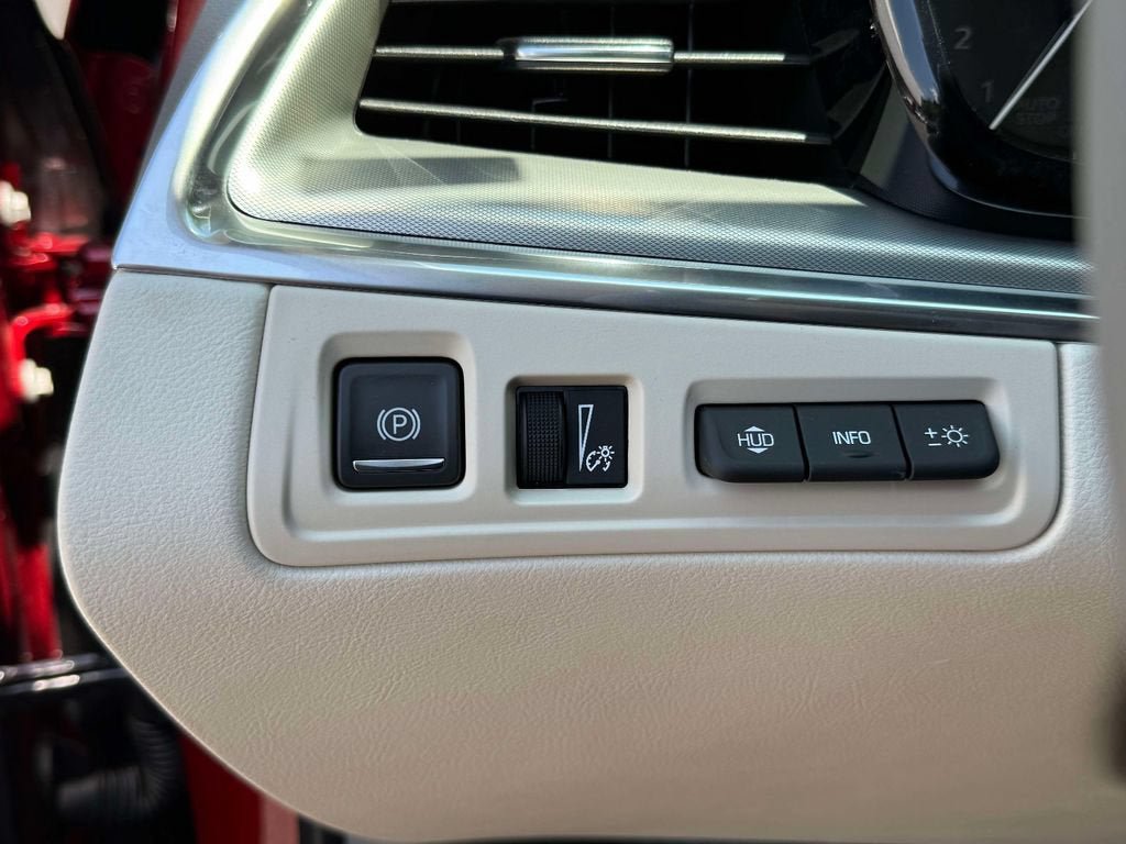 New 2026 Cadillac XT5 Premium Luxury w/ Driver Assist Package FWD image 17