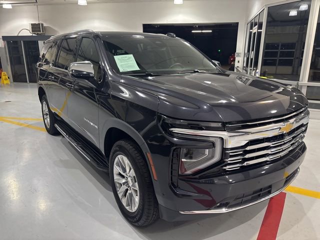 Used 2025 Chevrolet Suburban Premier image 4