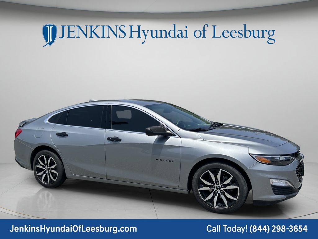 Used 2023 Chevrolet Malibu RS FWD image 2