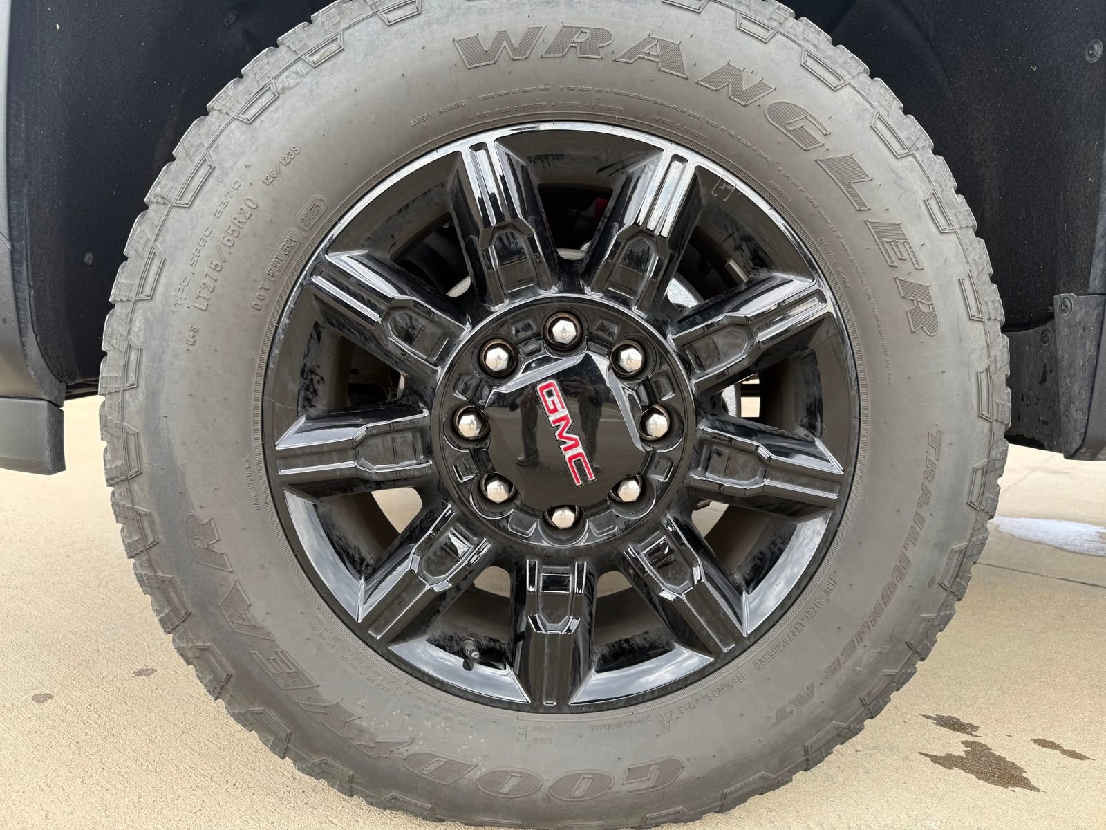 Certified 2025 GMC Sierra 2500 AT4 w/ AT4 Premium Plus Package image 13