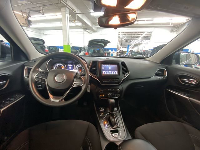 Used 2021 Jeep Cherokee Latitude w/ Mopar Interior Package image 26