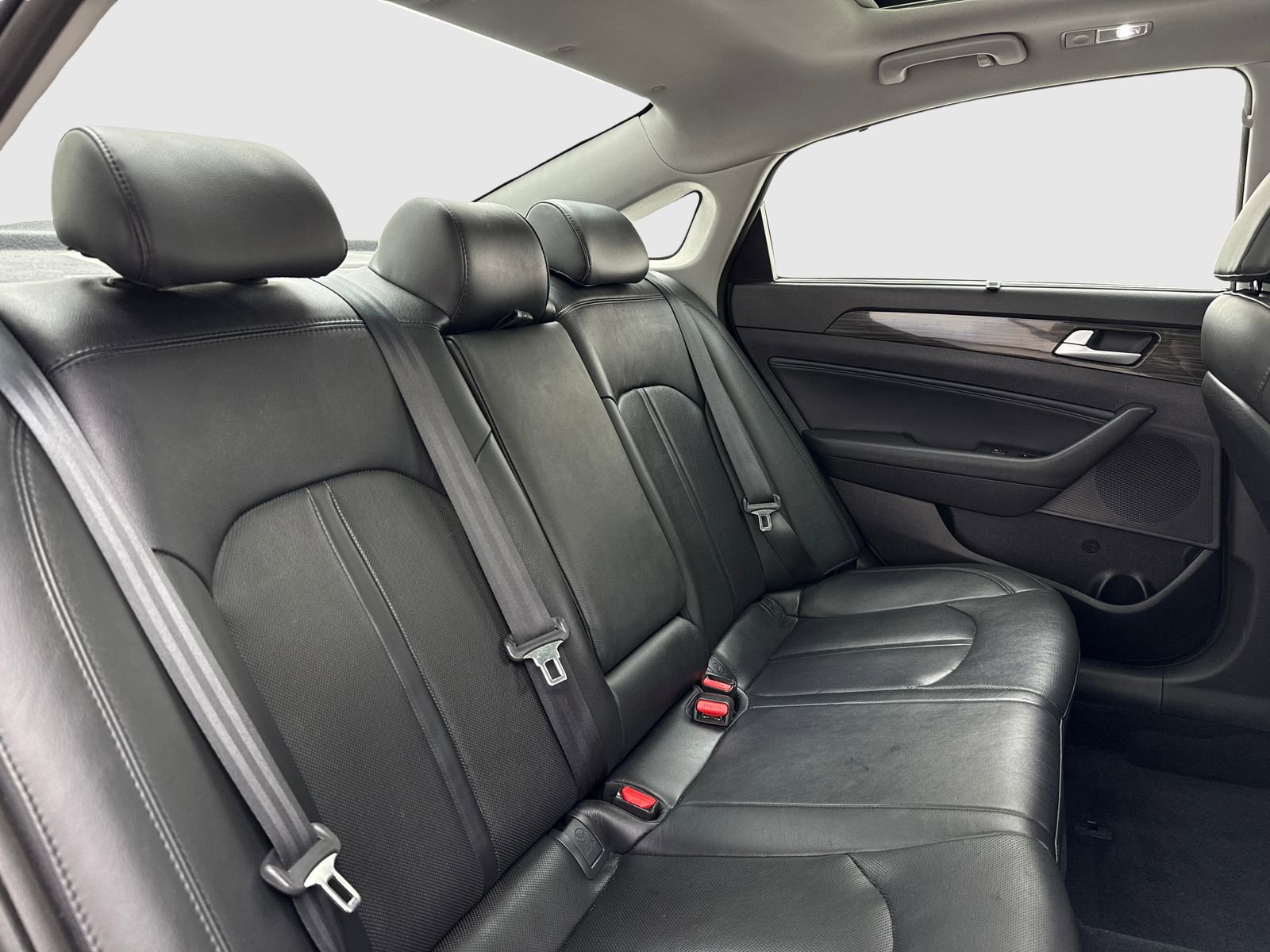Used 2015 Hyundai Sonata Limited w/ Option Group 05 FWD image 43