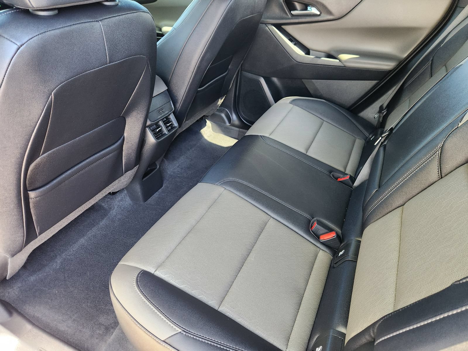 Used 2025 Chevrolet Equinox LT w/ Convenience Package II AWD/4WD image 11
