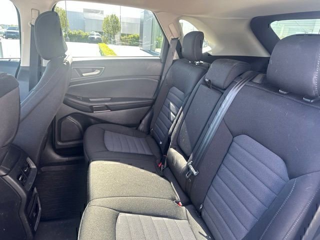 Used 2024 Ford Edge SE w/ Black Appearance Package AWD/4WD image 10