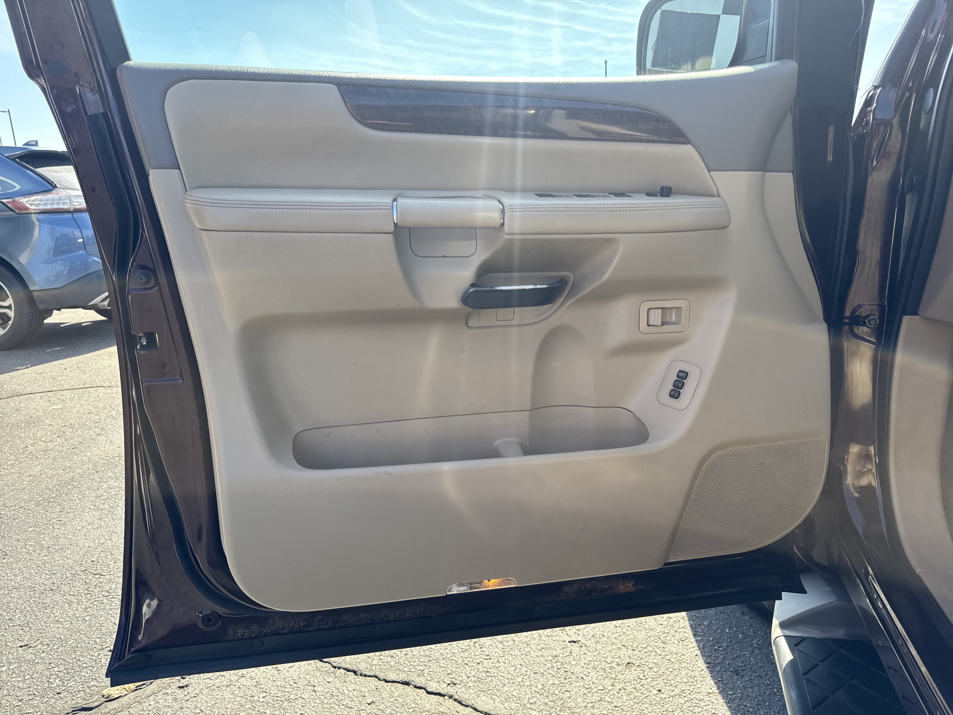 Used 2013 Nissan Armada Platinum AWD/4WD image 13