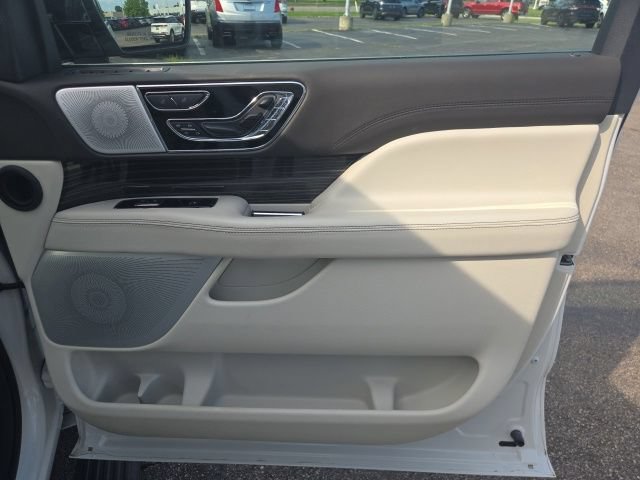 Certified 2022 Lincoln Navigator Black Label AWD/4WD image 27