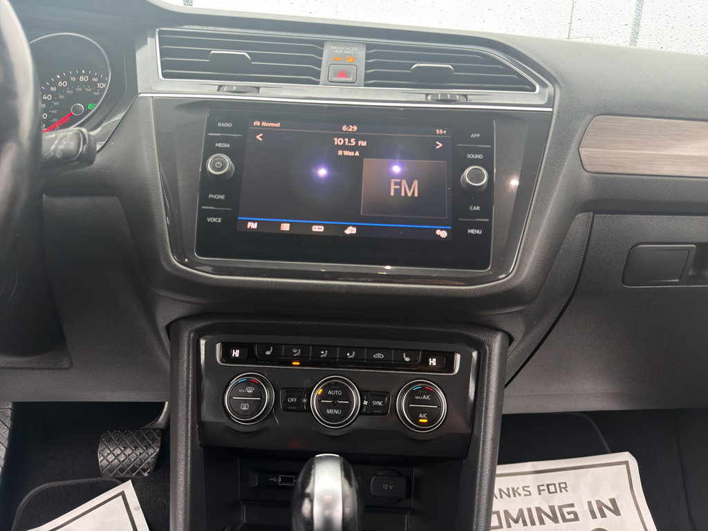 Used 2019 Volkswagen Tiguan SE w/ Panoramic Sunroof Package image 22