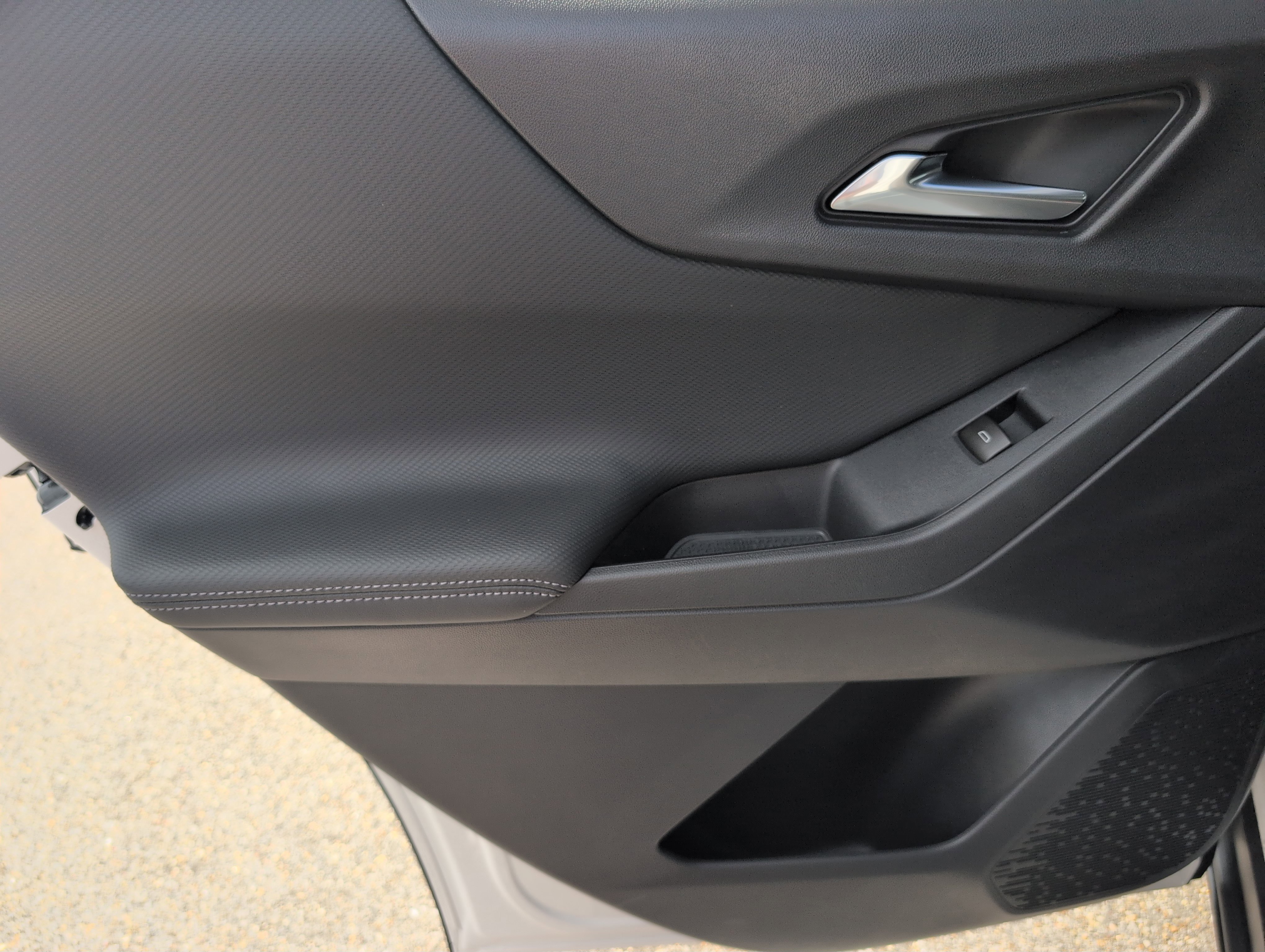 New 2026 Chevrolet Equinox ACTIV w/ Convenience Package III image 32