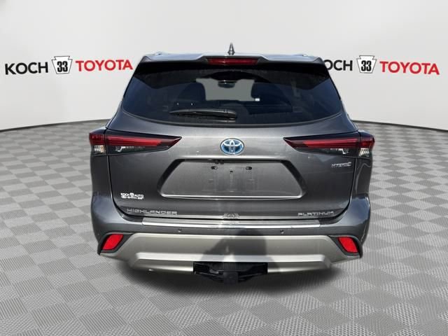 Used 2024 Toyota Highlander Platinum image 6