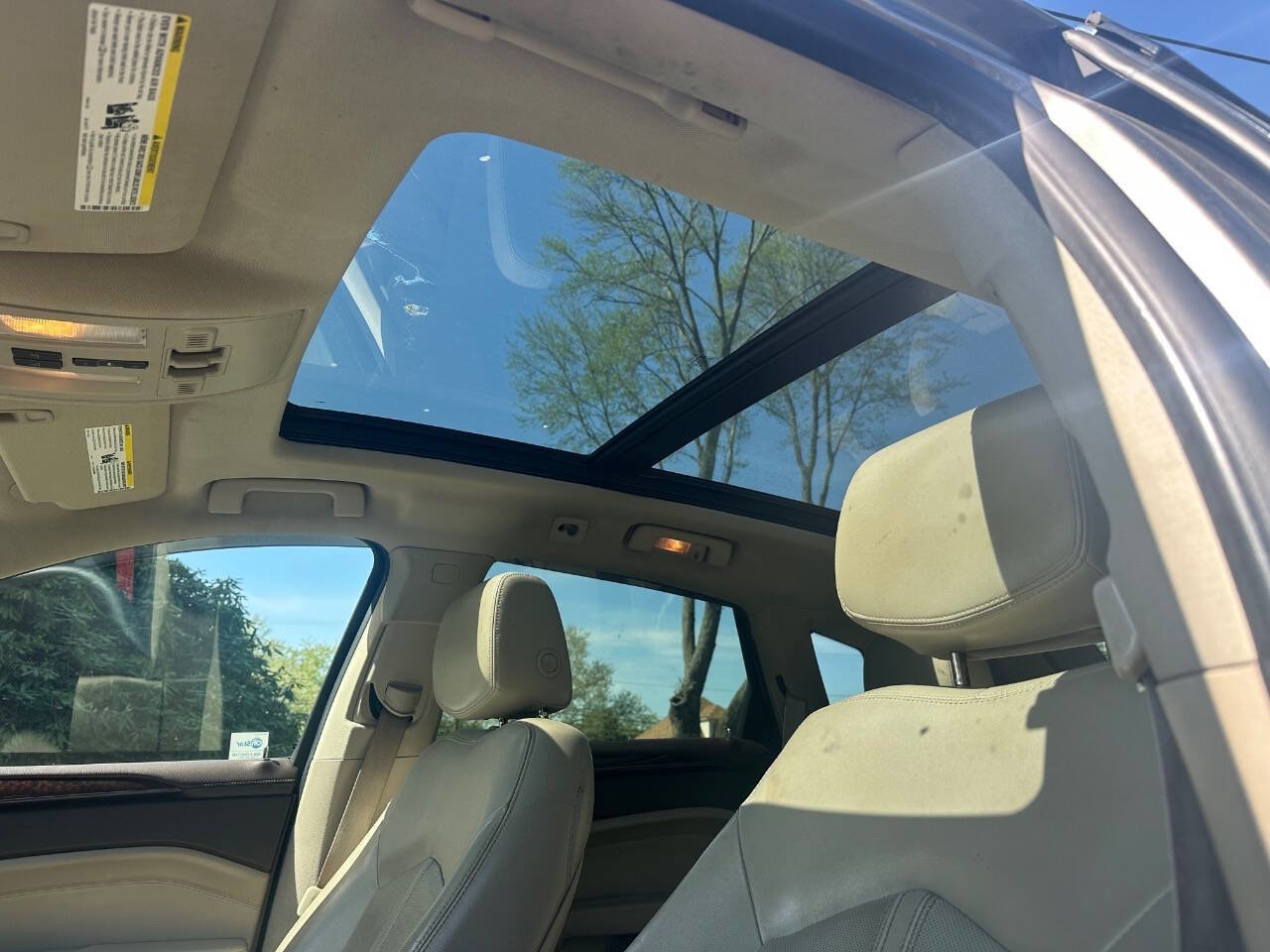 Used 2011 Cadillac SRX Luxury image 14