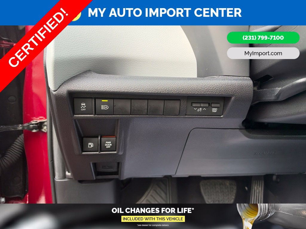 Certified 2026 Toyota Sienna XLE FWD image 14