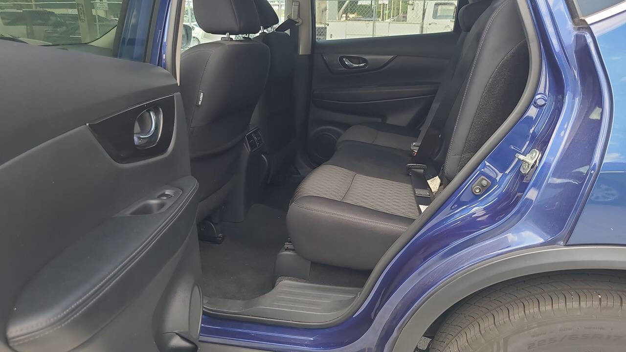 Used 2018 Nissan Rogue SV AWD/4WD image 7