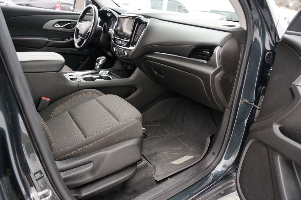 Used 2021 Chevrolet Traverse LT w/ LPO, Floor Liner Package image 29