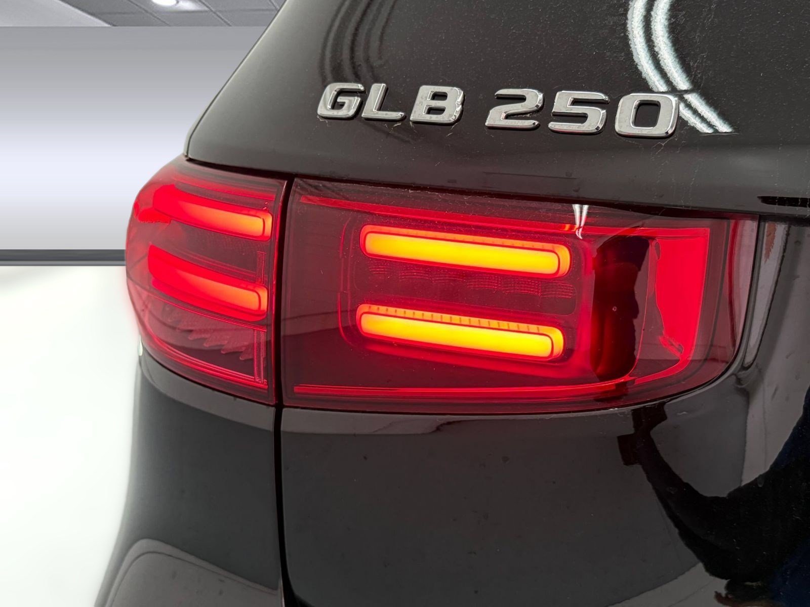 Used 2026 Mercedes-Benz GLB 250 image 9