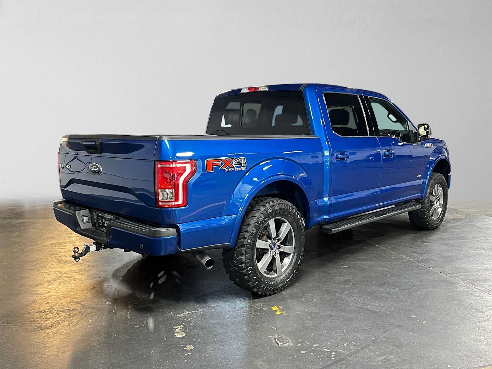 Used 2017 Ford F150 XLT w/ Equipment Group 302A Luxury AWD/4WD image 3