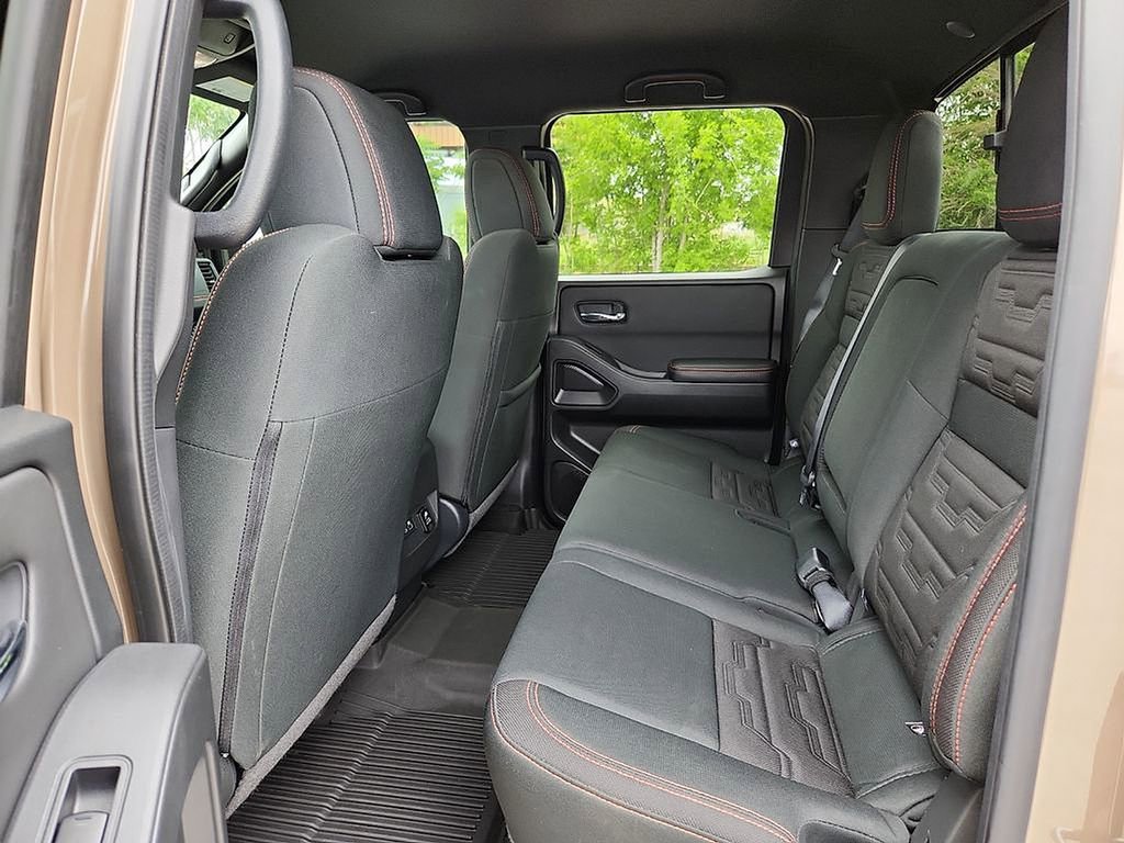 Used 2023 Nissan Frontier PRO-4X w/ Pro Convenience Package AWD/4WD image 17