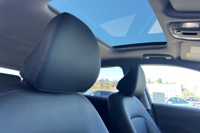 Certified 2025 Hyundai Kona Limited FWD image 21