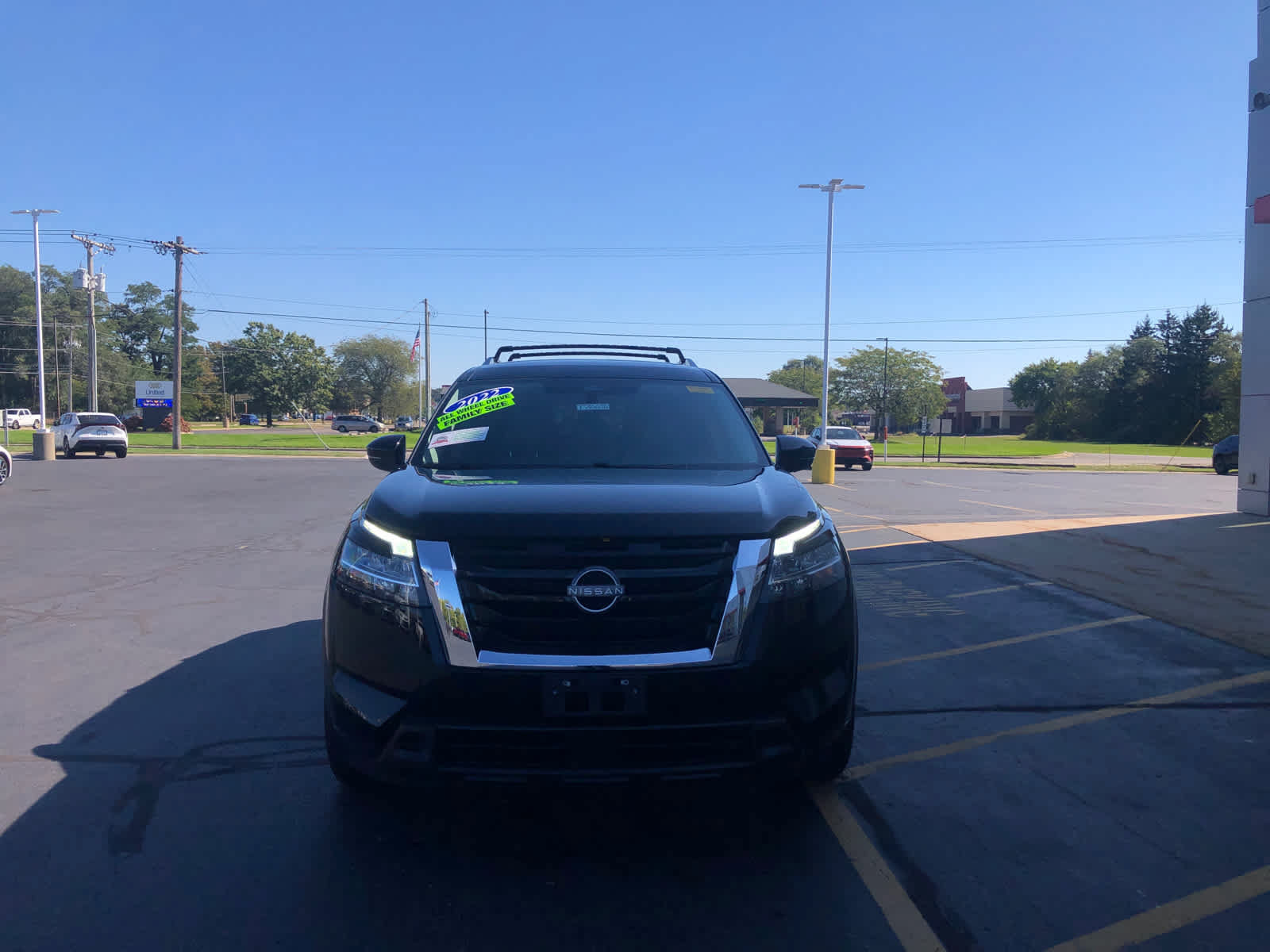 Used 2022 Nissan Pathfinder SV AWD/4WD image 4