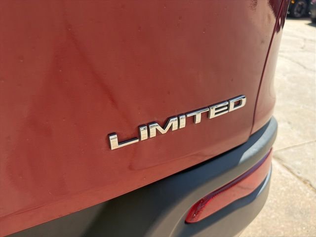 Used 2015 Jeep Cherokee Limited w/ Trailer Tow Group AWD/4WD image 14