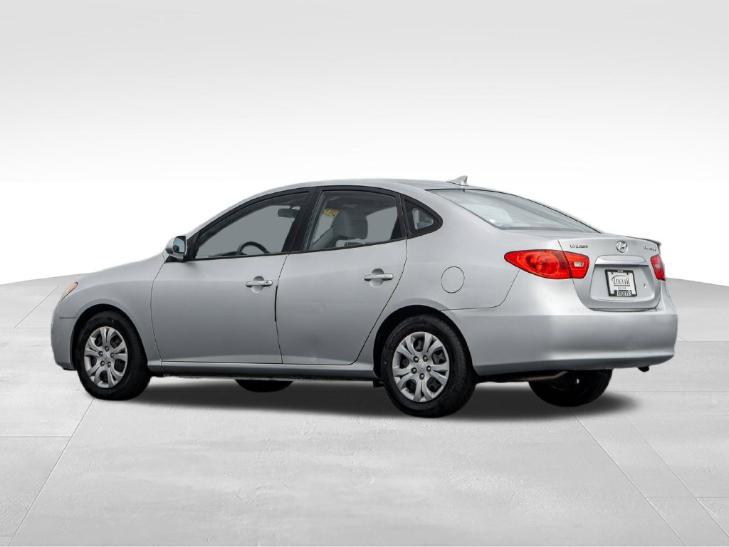 Used 2010 Hyundai Elantra GLS FWD image 5