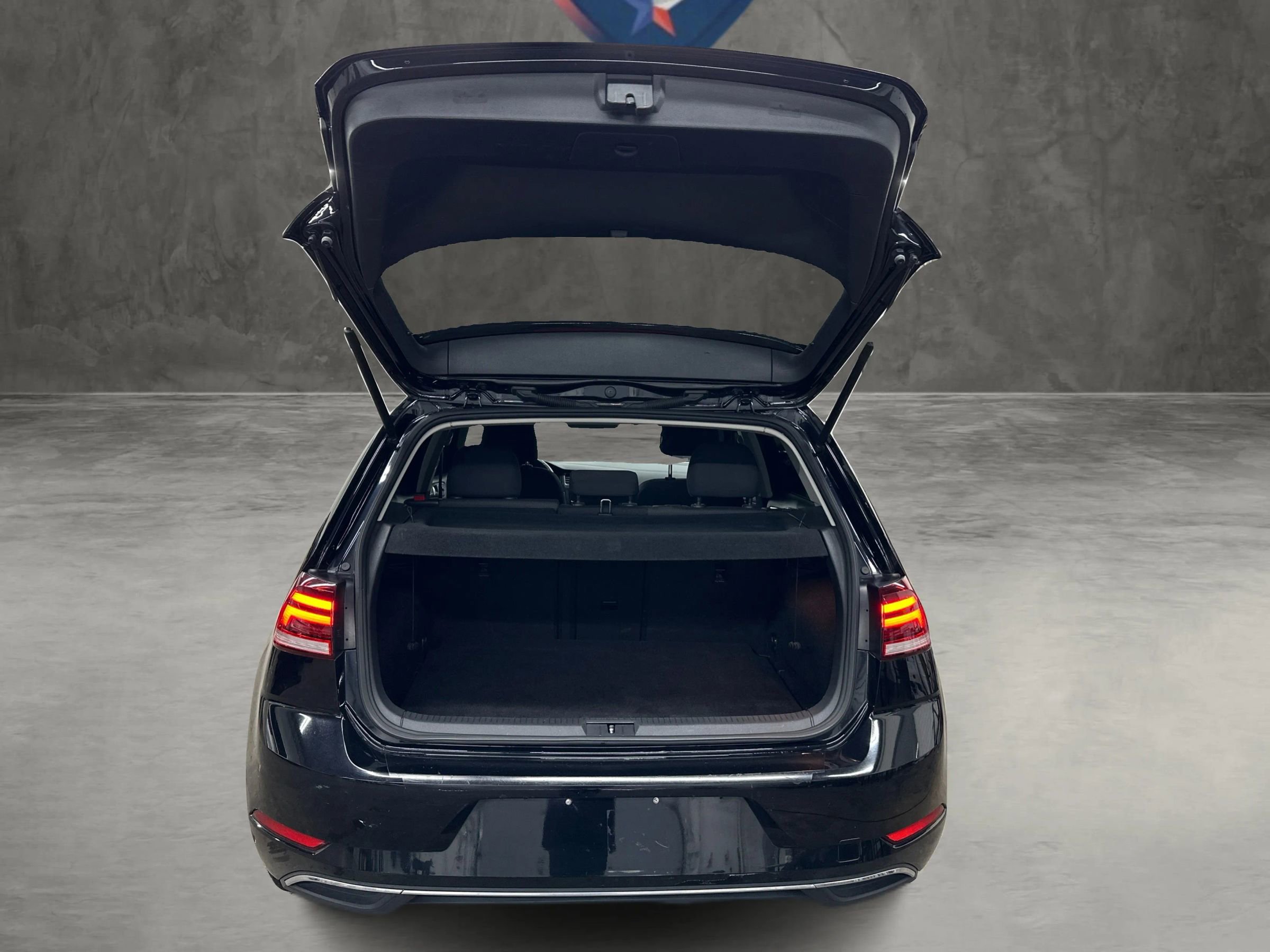 Used 2019 Volkswagen e-Golf SE w/ Driver Assistance Package image 10