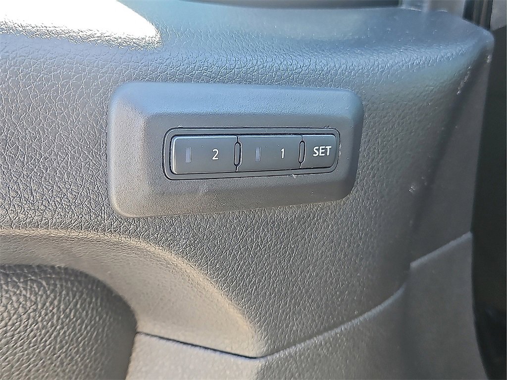 Used 2021 Nissan Titan PRO-4X w/ Pro-4x Convenience Package image 20