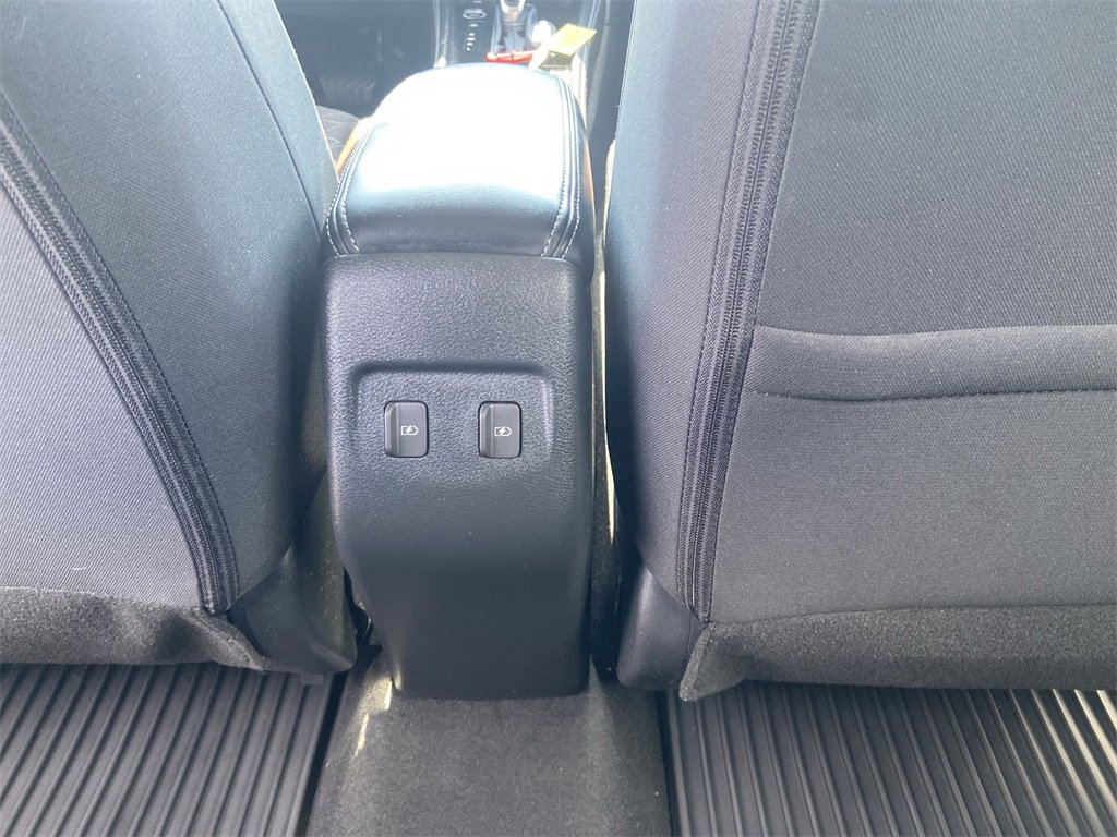 Used 2021 Nissan Kicks SR image 20