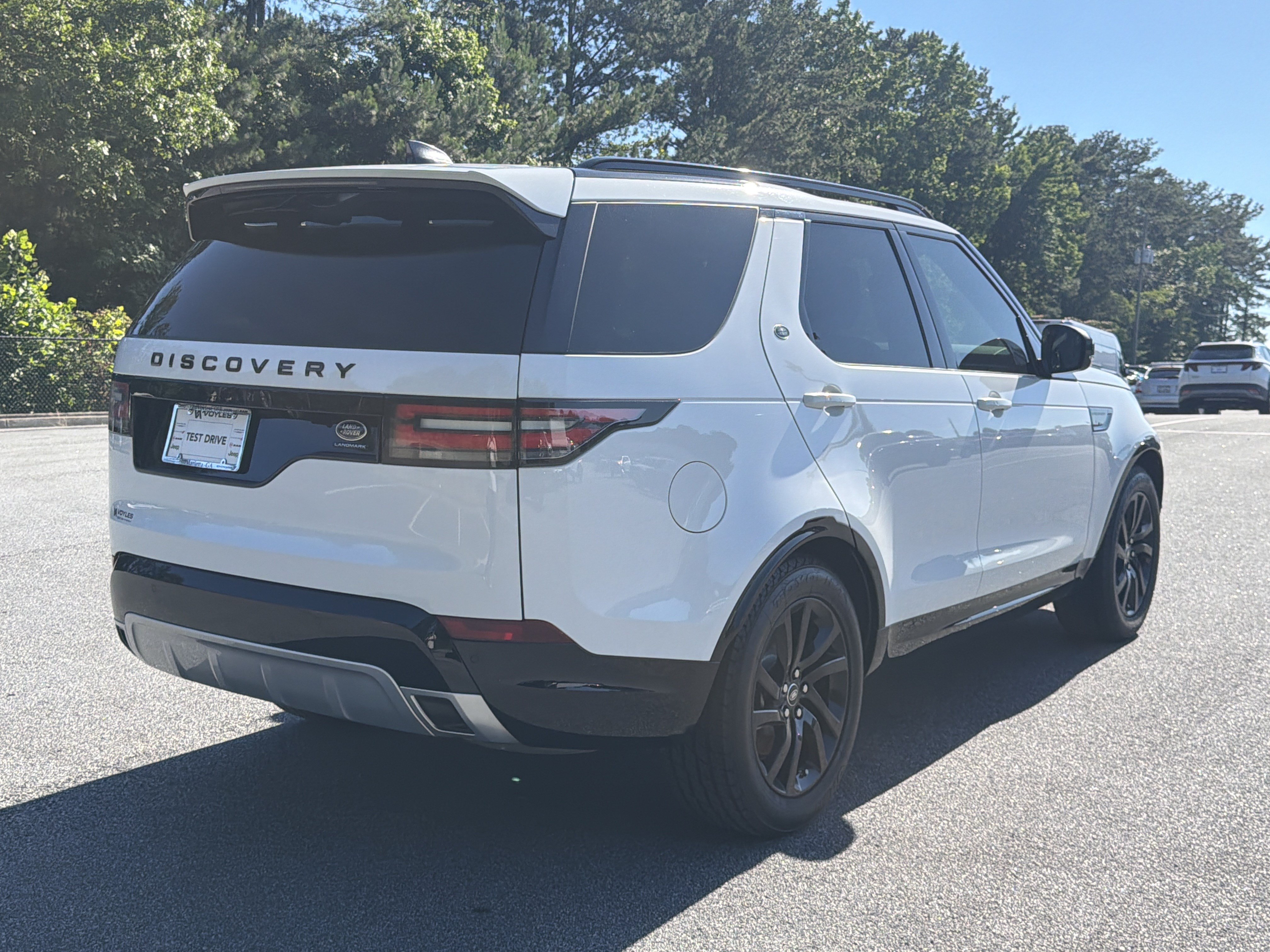 Used 2020 Land Rover Discovery Landmark AWD/4WD image 8