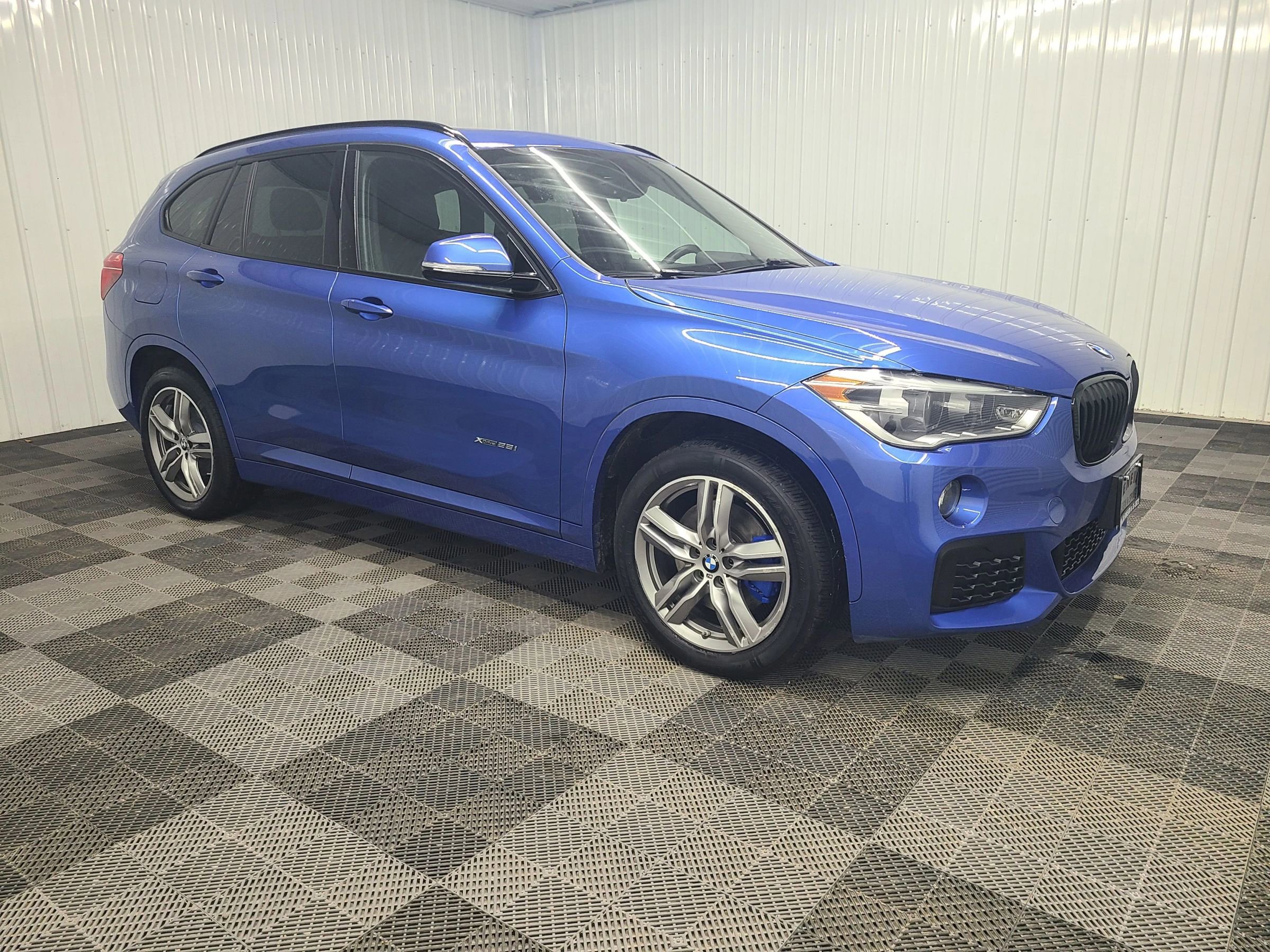 Used 2018 BMW X1 xDrive28i image 1