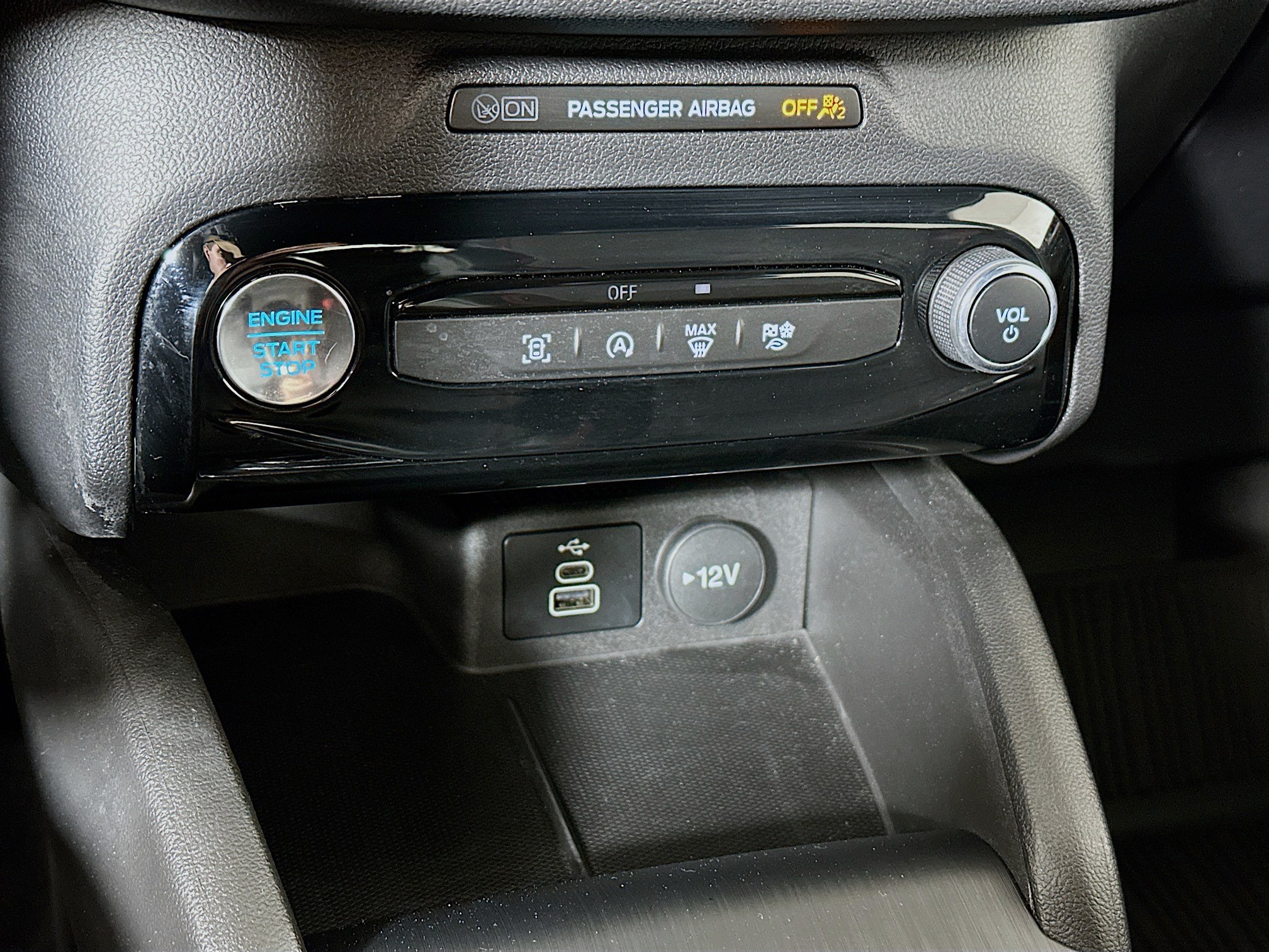Used 2024 Ford Escape ST-Line w/ Tech Pack #1 AWD/4WD image 16