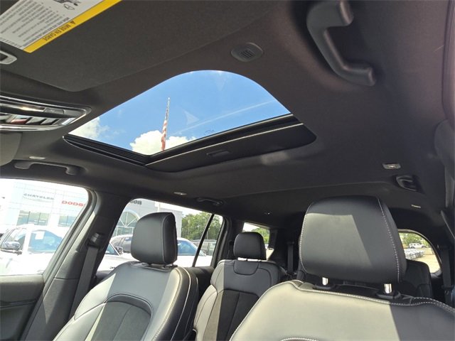 New 2025 Jeep Grand Cherokee L Altitude image 8