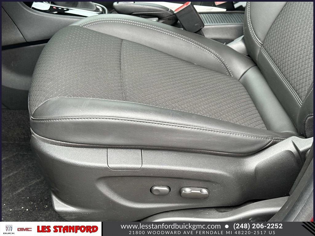 Used 2022 Buick Encore Preferred w/ Safety Package AWD/4WD image 18