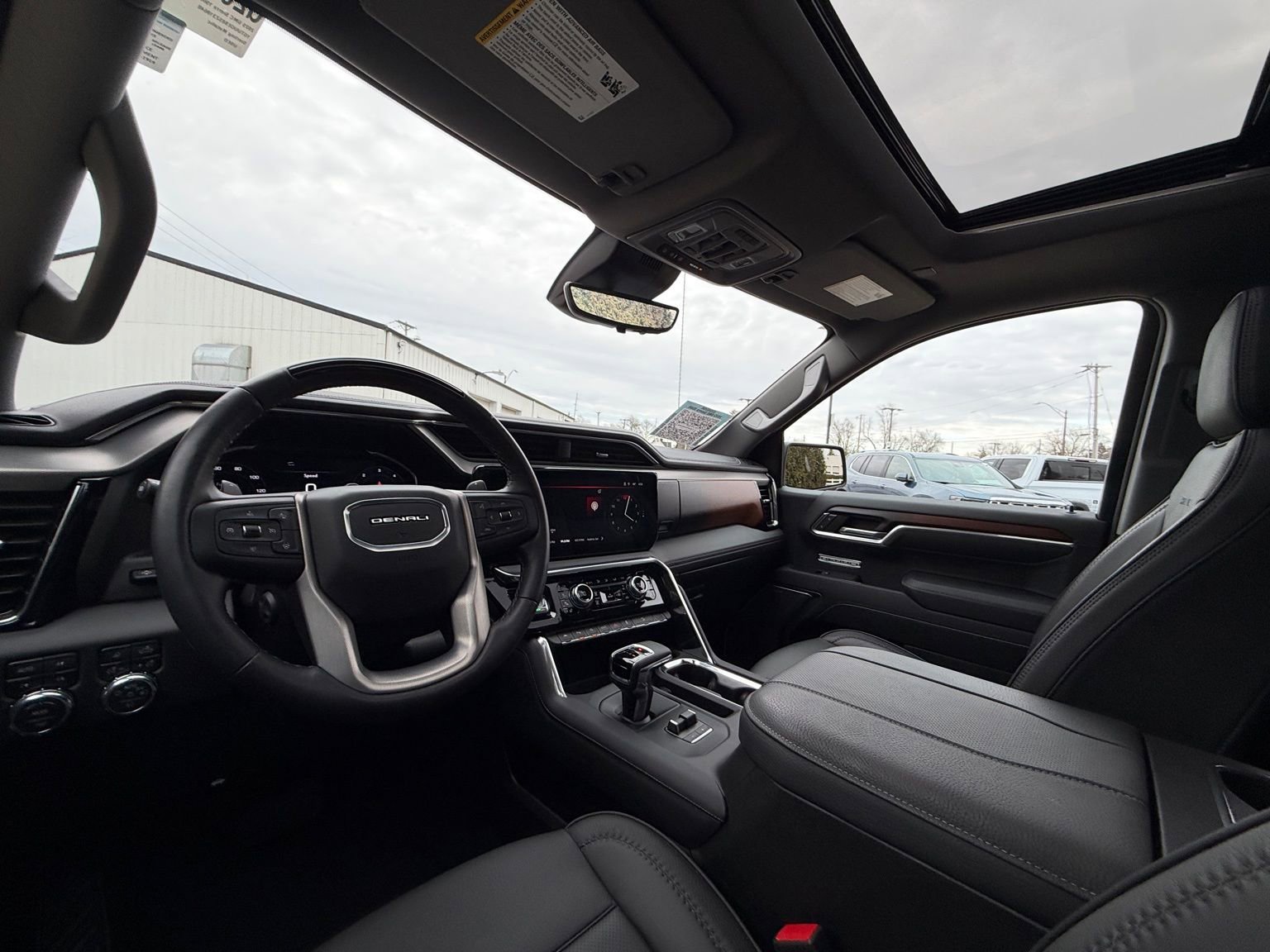 Used 2025 GMC Sierra 1500 Denali image 17