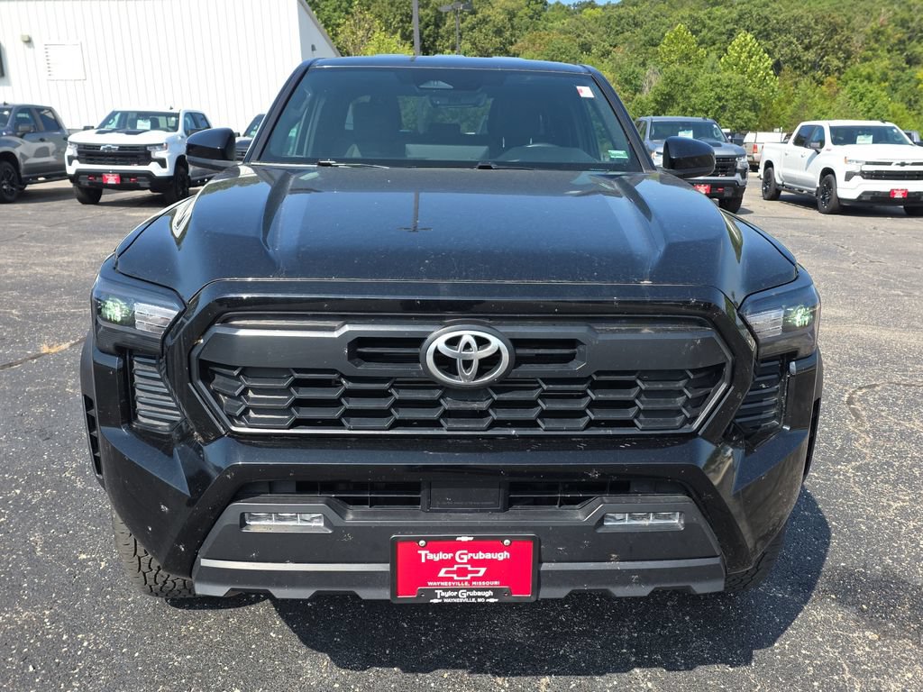 Used 2025 Toyota Tacoma TRD Off-Road AWD/4WD image 3