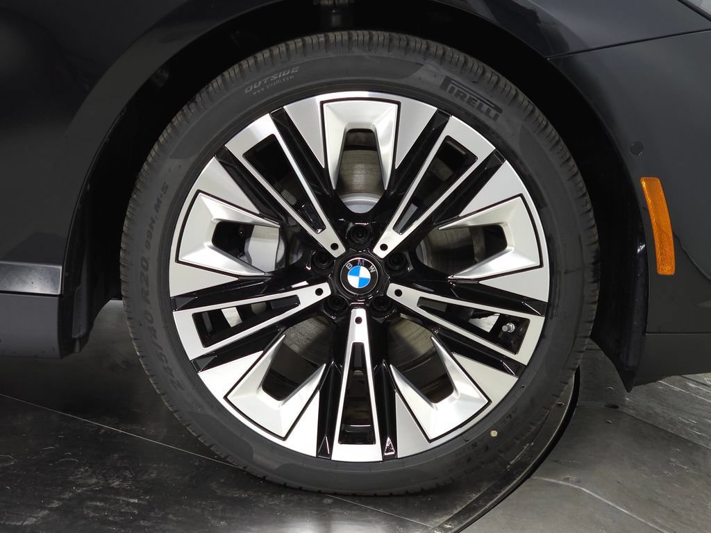 New 2026 BMW 530i xDrive w/ Convenience Package AWD/4WD image 8